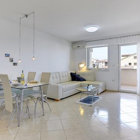 Apartment Frlan Ližnjan エクステリア 写真