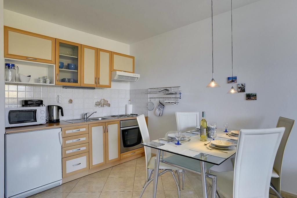 Apartment Frlan Ližnjan エクステリア 写真