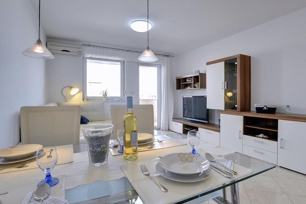 Apartment Frlan Ližnjan エクステリア 写真