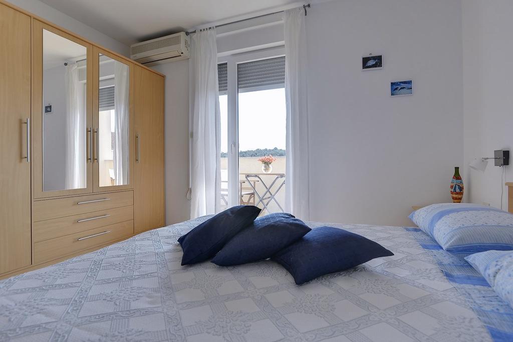 Apartment Frlan Ližnjan エクステリア 写真