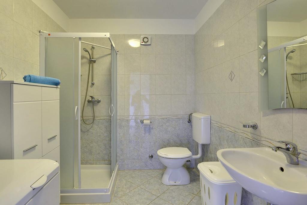 Apartment Frlan Ližnjan エクステリア 写真